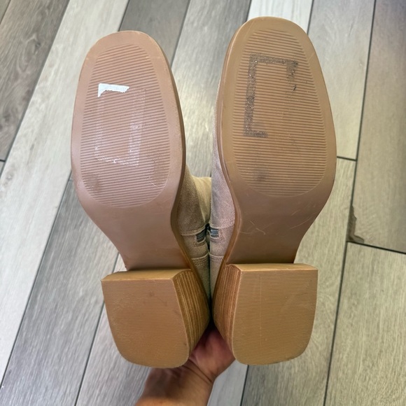 Steve Madden Tan Ankle Booties with Elastic Panels - Picture 7 of 9